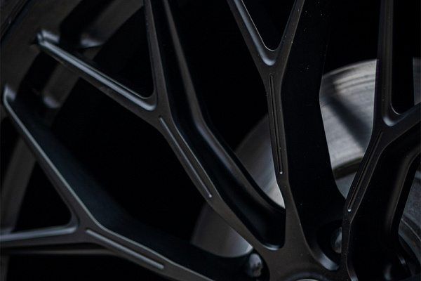 Фото дисков Brixton Forged CM6-R Черный сатин на Bentley Continental GT III