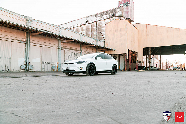 Фото дисков Vossen HF-4T Черный сатин на Tesla Model X