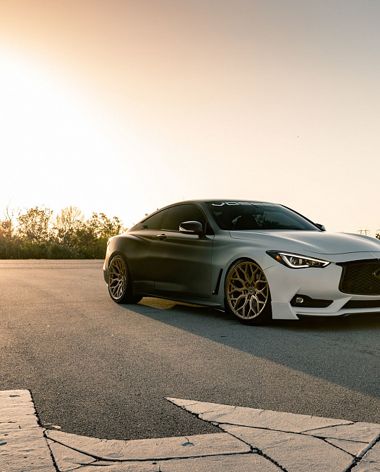 Фото дисков HF-2 Глянцевое золото на Infiniti Q60 II