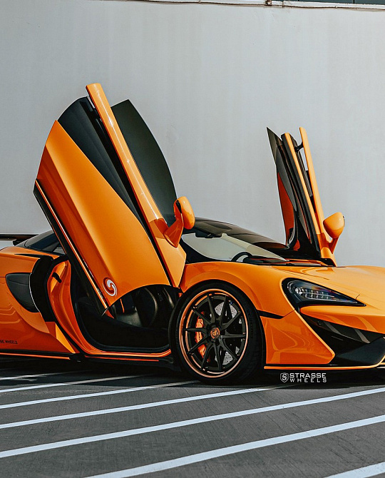 Фото дисков SV10T Deep Concave FS Черный сатин на McLaren 570S