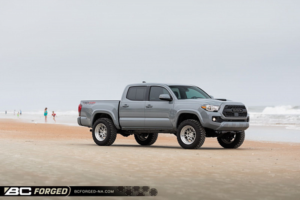 Фото дисков BC Forged LE72 // MLE72 Глянцевый лак на Toyota Tacoma III