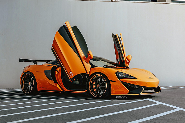 Фото дисков Strasse Wheels SV10T Deep Concave FS Черный сатин на McLaren 570S