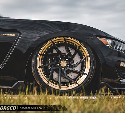 Фото дисков BC Forged HCA218 на Ford Mustang VI