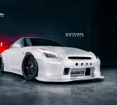 Фото дисков Strasse Wheels SV8 Signature на Nissan GT-R