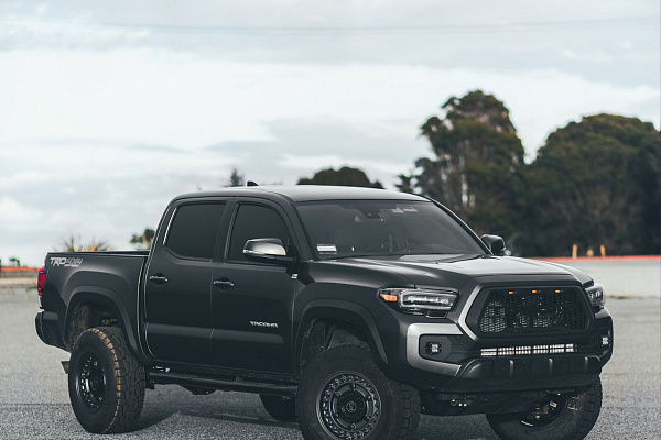 Фото дисков Black Rhino ARMORY  на Toyota Tacoma III