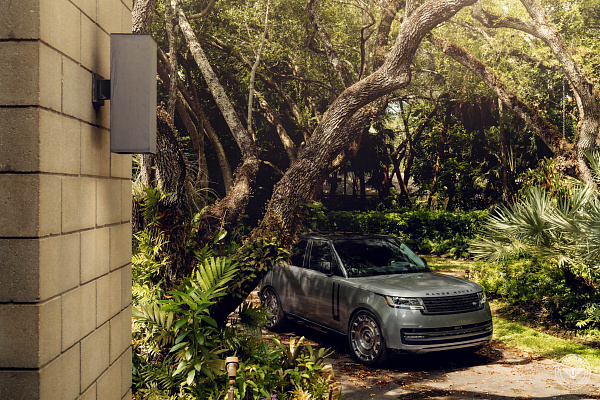 Фото дисков Vossen UV-7 Глянцевый темный лак на Land Rover Range Rover V