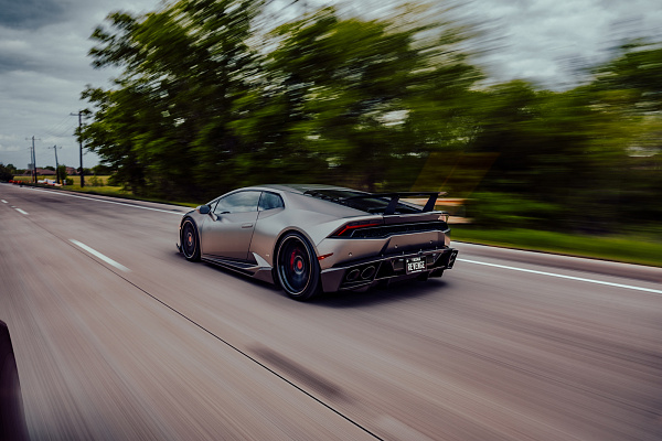 Фото дисков Strasse Wheels SV10M Deep Concave FS Другой цвет на Lamborghini Huracan