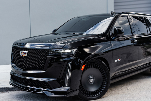 Фото дисков Brixton Forged LX16 Черный сатин на Cadillac Escalade V