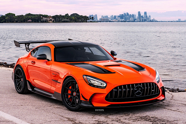 Фото дисков Strasse Wheels SV5 Deep Concave FS Черный сатин на Mercedes-Benz AMG GT I