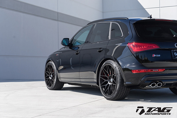 Фото дисков HRE 300M Черный сатин на Audi Q5 (8R)