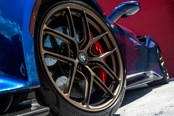 Фото дисков HRE R101 Lightweight Сатиновая бронза на Ferrari 488