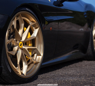 Фото дисков HRE S201H на Ferrari California