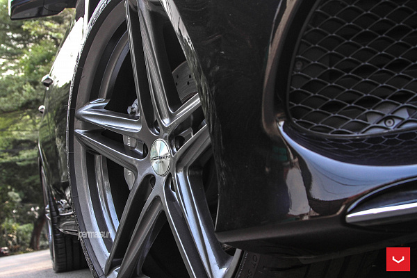 Фото дисков Vossen VFS-5 Глянцевый графит на Mercedes-Benz E-Class (W212, S212, C207)