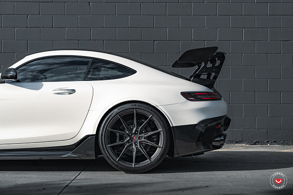 Фото дисков Vossen EVO-2R Черный сатин на Mercedes-Benz AMG GT I