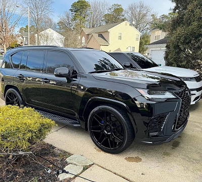 Фото дисков Giovanna Bogota на Lexus LX IV