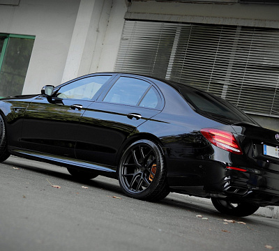 Фото дисков HRE R101 Lightweight на Mercedes-Benz E-Class (W213, S213, C238)