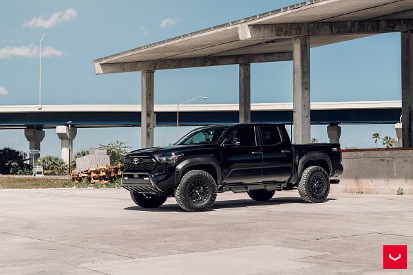 Фото дисков Vossen HFX-1 (6-Lug) Черный сатин на  Toyota Tacoma IV