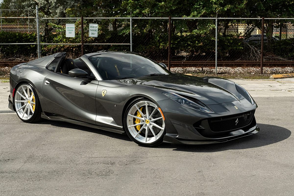 Фото дисков Anrky AN28 Глянцевый лак на Ferrari 812