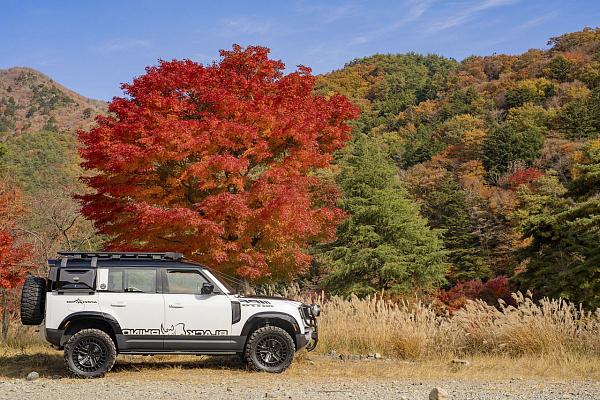 Фото дисков Black Rhino ALSTON Черный сатин на Land Rover Defender II