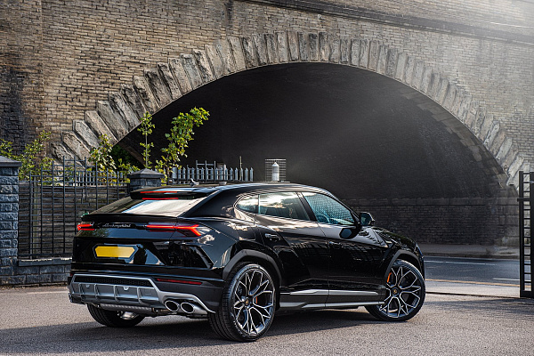 Фото дисков Kahn Type 53 Алмазная проточка на Lamborghini Urus