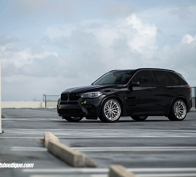 Фото дисков HRE S200 на BMW X5/X5 M (F15/F85)