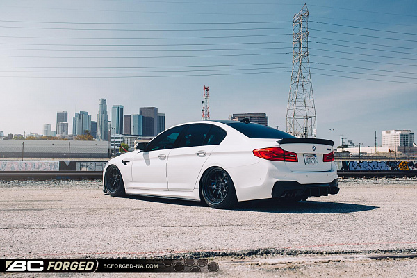 Фото дисков BC Forged LE52 // MLE52 Черный глянец на BMW 5/M5 (G30/F90)
