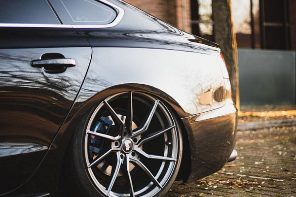 Фото дисков Bola B11 Глянцевый графит на Audi A/S/RS 5 (8T)