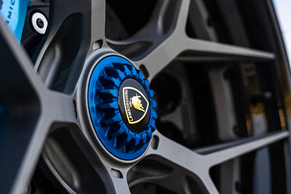 Фото дисков Brixton Forged PF7 Матовый графит на Lamborghini Huracan
