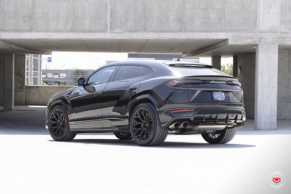 Фото дисков Vossen S17-01 Черный сатин на Lamborghini Urus