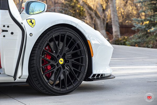 Фото дисков Vossen EVO-6TR Черный сатин на Ferrari F8