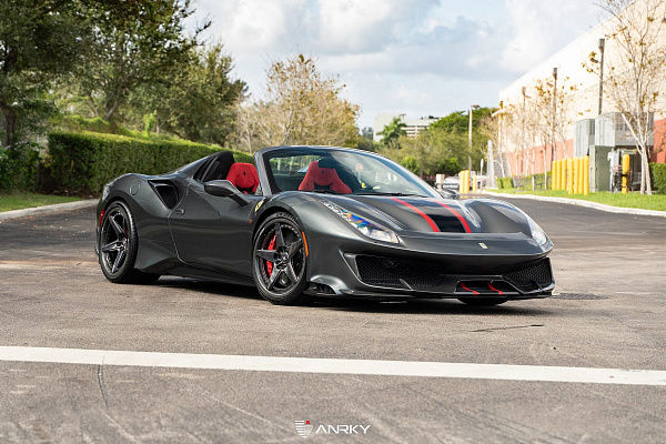 Фото дисков Anrky RS5.3 Глянцевый темный лак на Ferrari 812