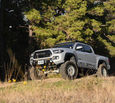 Фото дисков Black Rhino KELSO на Toyota Tacoma III