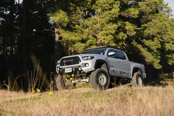 Фото дисков Black Rhino KELSO  на Toyota Tacoma III