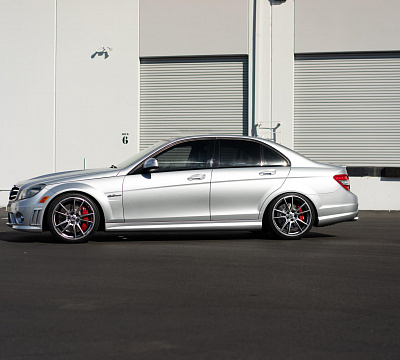Фото дисков HRE FF04 на Mercedes-Benz C-Class (W204)