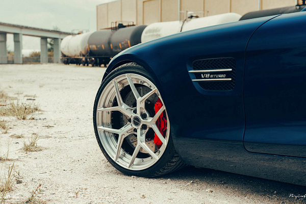 Фото дисков Brixton Forged PF7 Глянцевый лак на Mercedes-Benz AMG GT I