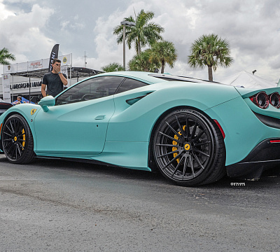 Фото дисков Strasse Wheels SV15 Deep Concave Duoblock на Ferrari F8