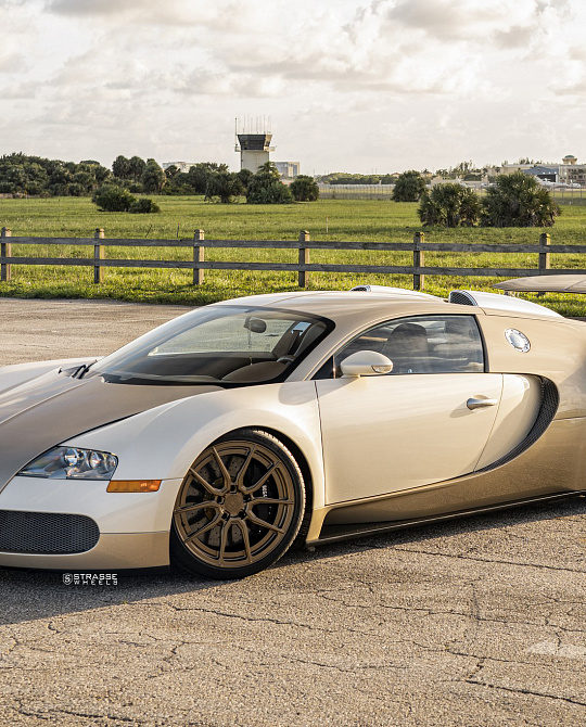Фото дисков SV5 Deep Concave Duoblock Сатиновая бронза на Bugatti Veyron