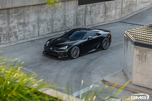Фото дисков Brixton Forged R11-R Глянцевый графит на Lexus LFA