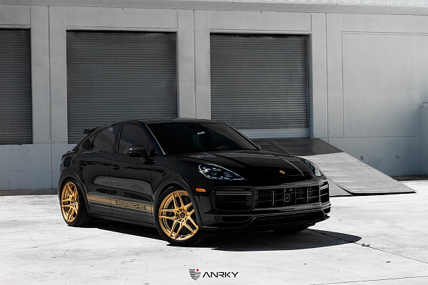 Фото дисков Anrky RS6.2 Сатиновое золото на Porsche Cayenne II
