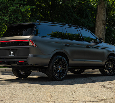 Фото дисков Vossen HF-8 на Lincoln Navigator V
