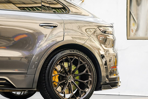 Фото дисков Brixton Forged CM6-RS Глянцевый темный лак на Porsche Cayenne III