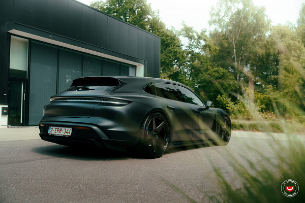 Фото дисков Vossen GEN-01 Черный сатин на Porsche Taycan I