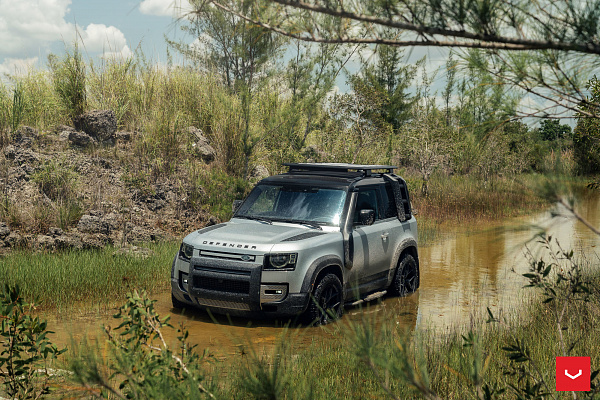 Фото дисков Vossen HF-5 Черный глянец на Land Rover Defender II