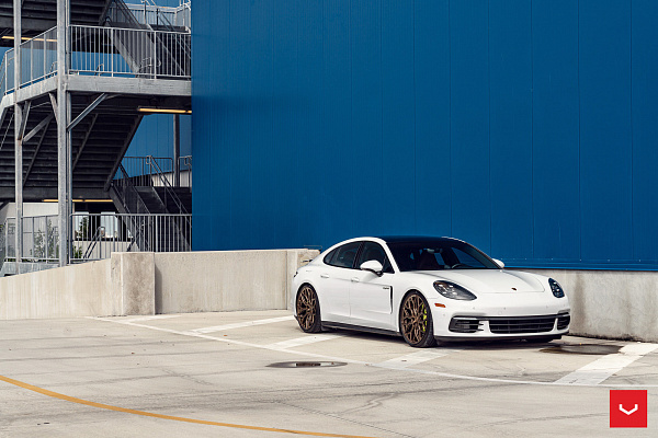 Фото дисков Vossen HF-2 Сатиновая бронза на Porsche Panamera II