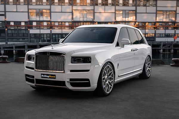 Фото дисков Strasse Wheels SV20M Deep Concave Duoblock RR Сатиновый тонированный лак на Rolls-Royce Cullinan