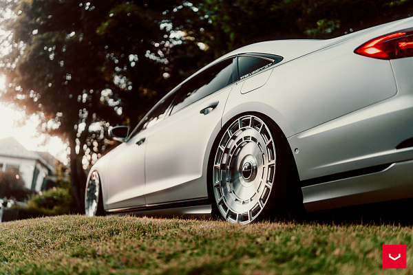 Фото дисков Vossen HF-9 Глянцевый лак на Audi A/S 8 (D5)