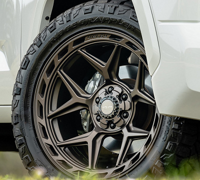 Фото дисков 4PLAY 4P55 на Toyota Tundra III