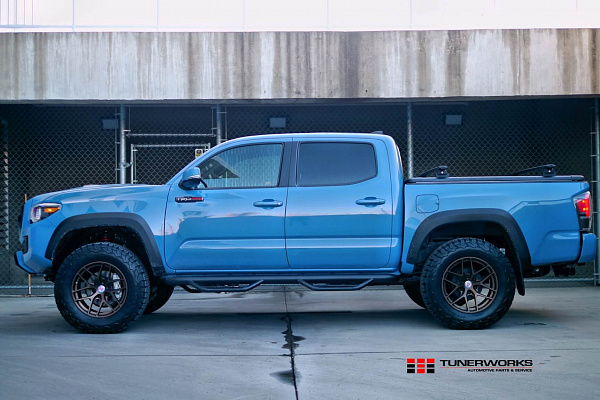 Фото дисков HRE P161 Сатиновая бронза на Toyota Tacoma III