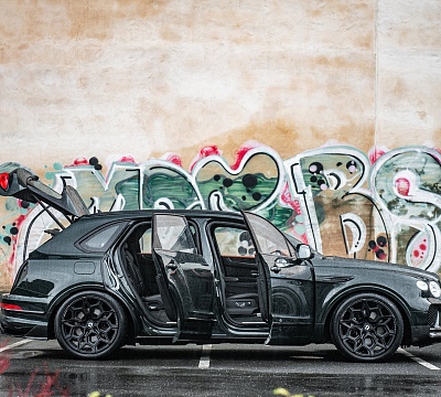 Фото дисков Kahn Type 57 RS на Bentley Bentayga