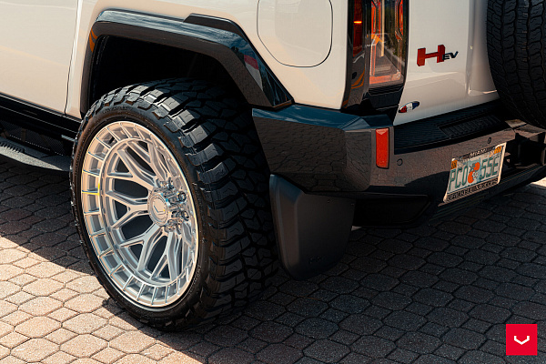 Фото дисков Vossen HFX-1 (8-Lug) Серебро на GMC Hummer EV